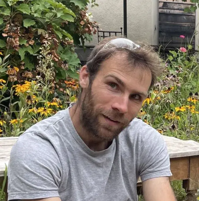 Virgile Pigache, agriculteur au Gîte du Pont de Burgen