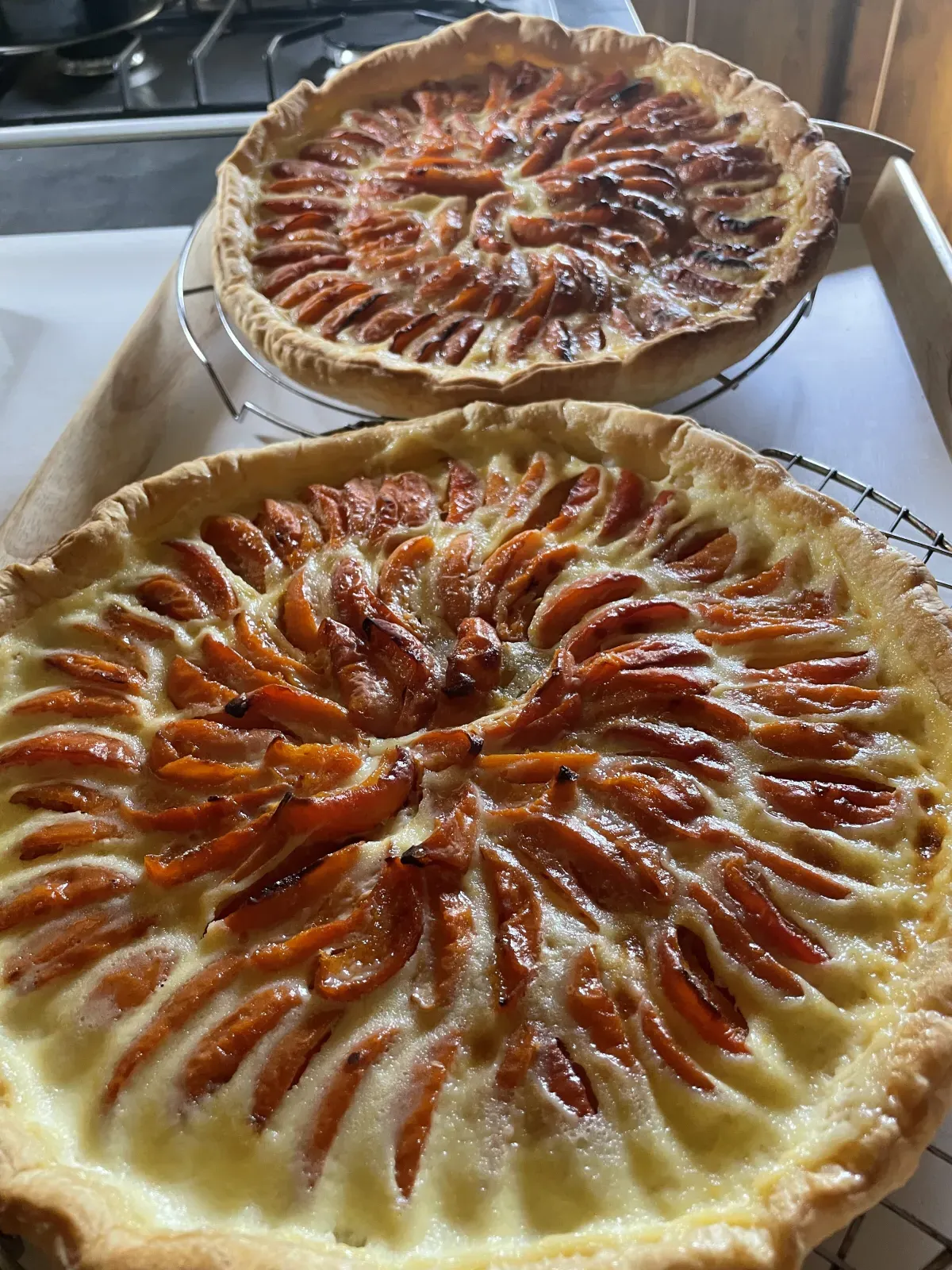 Tarte aux fruits d'été cuite, dessert maison de la table d'hôtes du Pont de Burgen